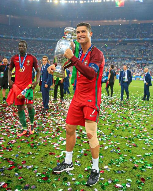 篮球湖人客场取胜，球迷直呼不容易