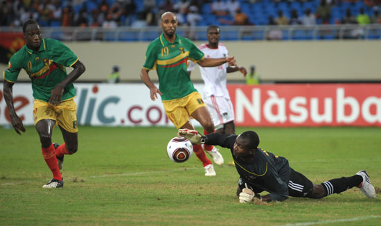 巴格利半场表现惊艳，7中5高效得分（巴格利半场火力全开，7投5中高效砍分）