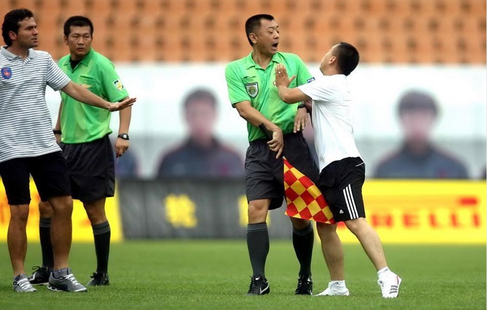 辛辛那提红人捕手强尼·班奇（Johnny Bench）定义了现代捕手的接捕与打击标准